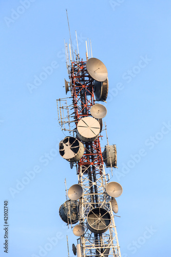 Telecommunications tower