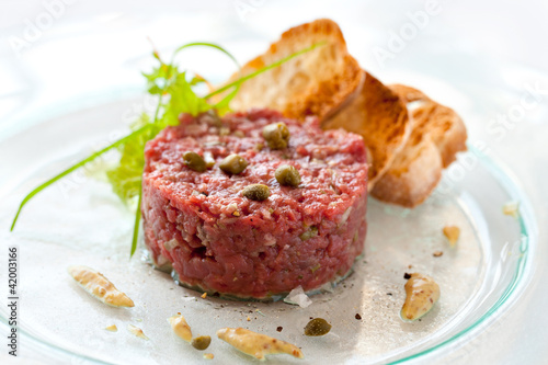 Beef tartar with capers