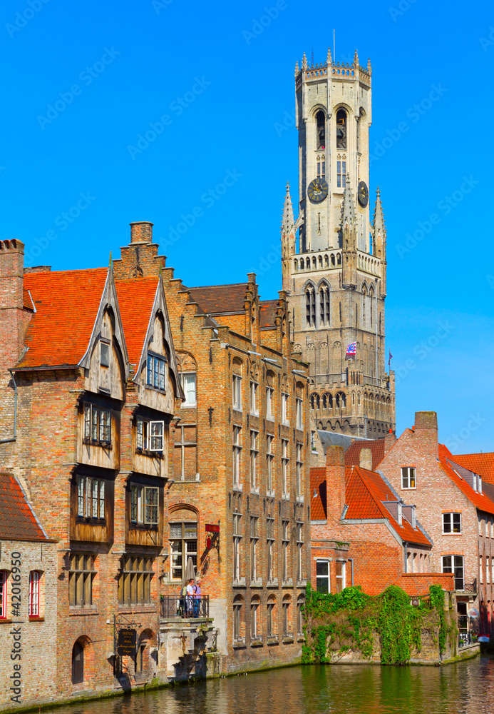 Fototapeta premium canal and houses at Bruges, Belgium