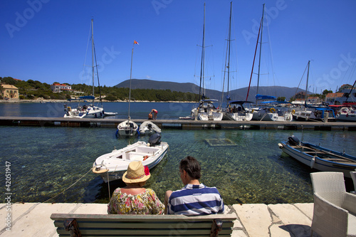 grèce; ioniennes, kefalonia : port de Fiscardo photo