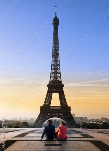 Couple Tour Eiffel © PUNTOSTUDIOFOTO Lda