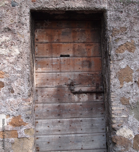 OLD WOODEN DOOR N°2 © orsinico