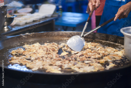 Thai Street Cooking Vendor Fried Oysters