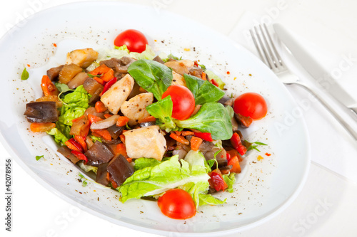 salad with mushrooms and chicken