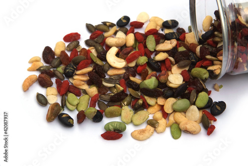 organic mixed nuts and dry fruits