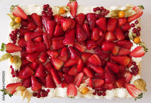 marzipan strawberry cake background