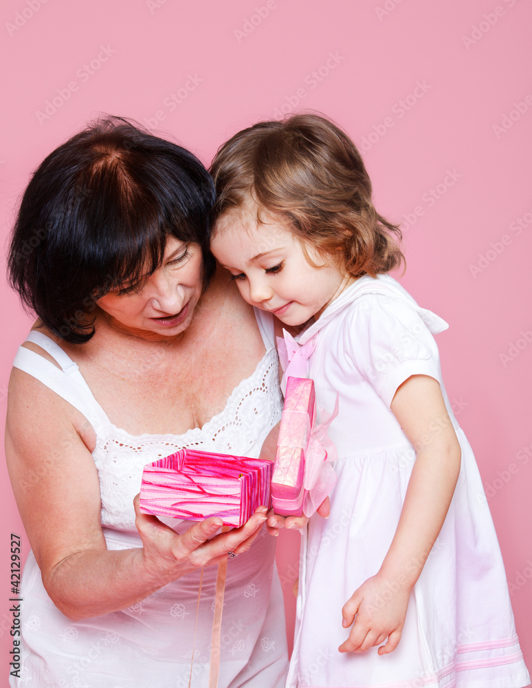 Opening present box