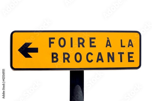 Fléchage pour la foire à la brocante