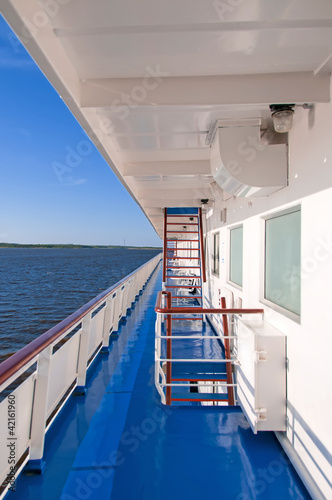 Canvas Print Deck of the tourist ship
