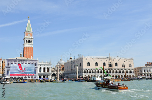 Promenade à Venise © Yvann K