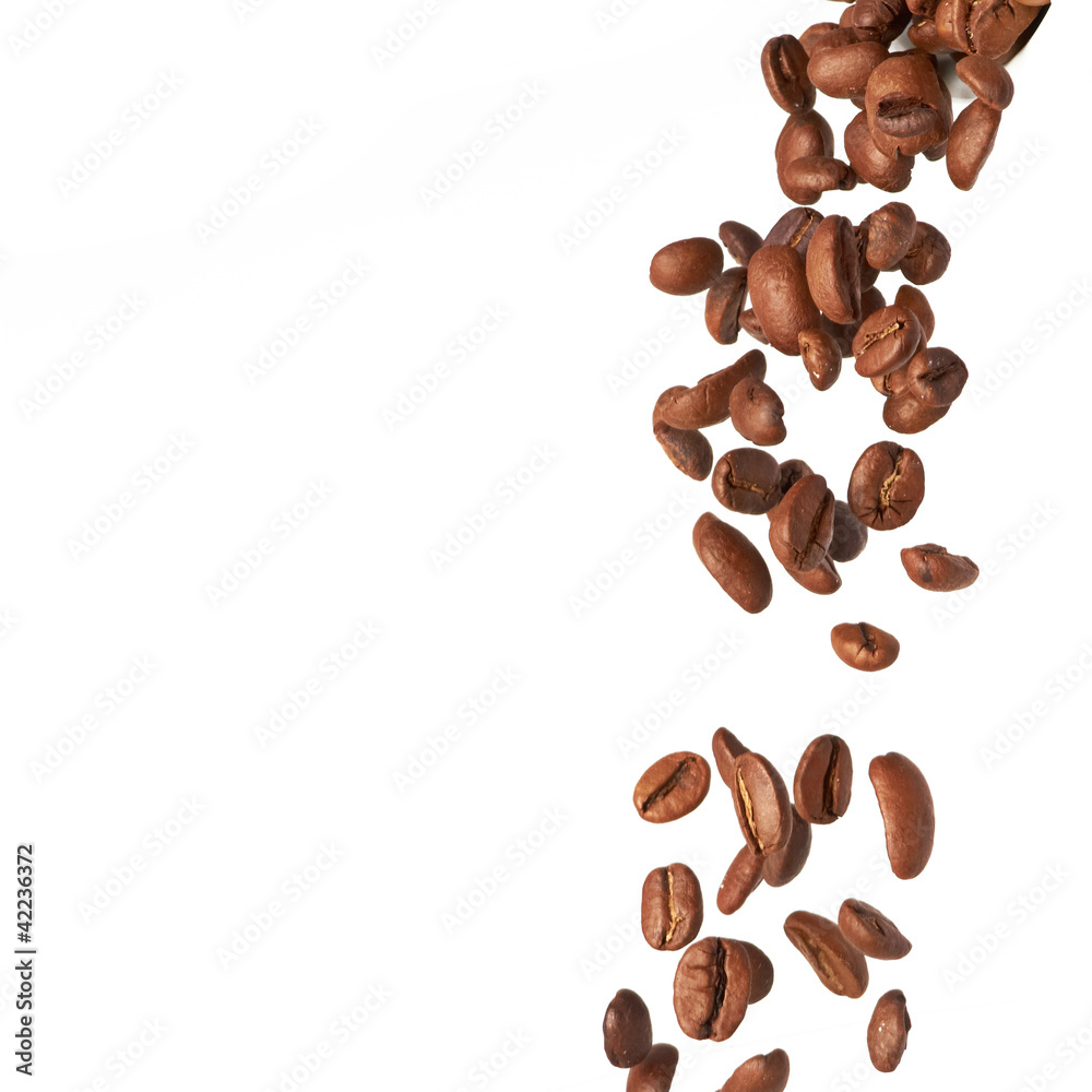 Obraz premium Flying coffee beans