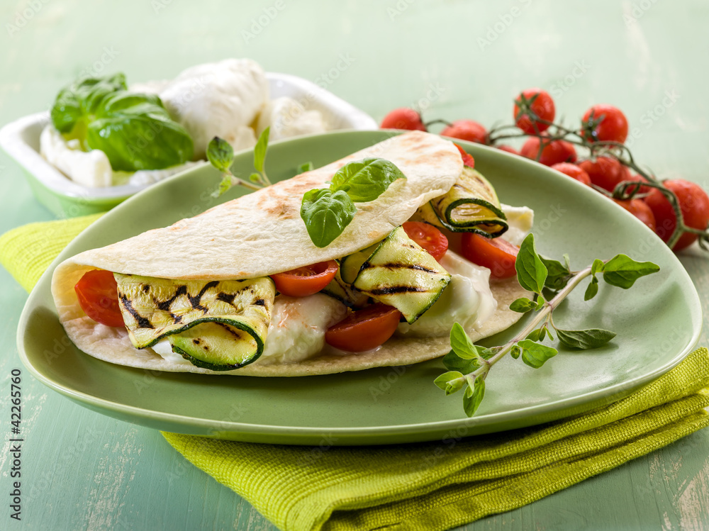 piadina with mozzarella, grilled zucchinis and tomatoes