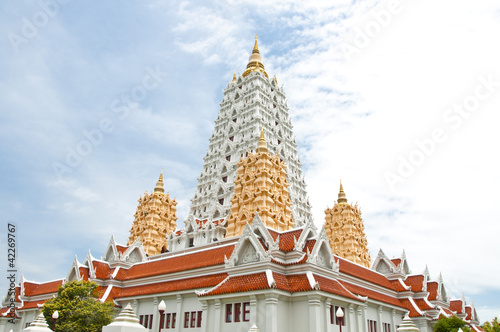 White buddhagaya pagoda