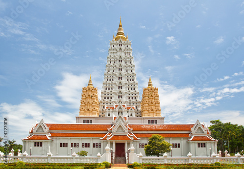 White buddhagaya pagoda