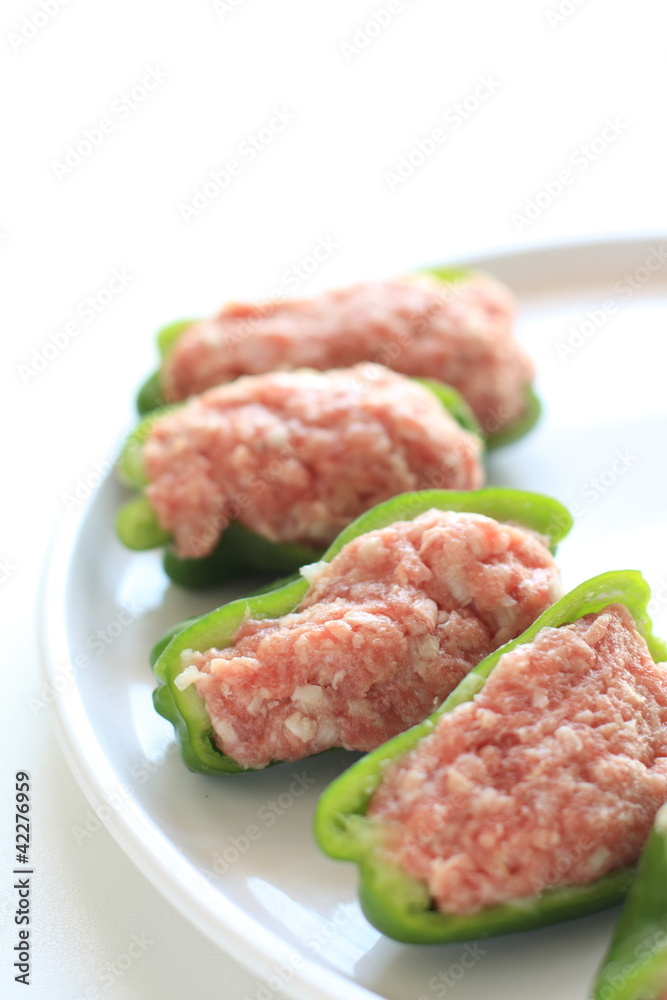 Chinese cooking, mince meat in bell pepper