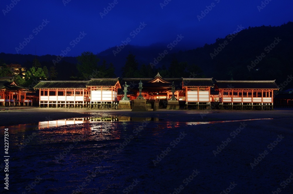 ITSUKUSHIMA SHRINE light up 厳島神社夜景