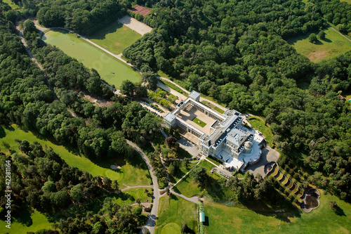 photo aerienne chateau de Rochefort-en-yvelines 78