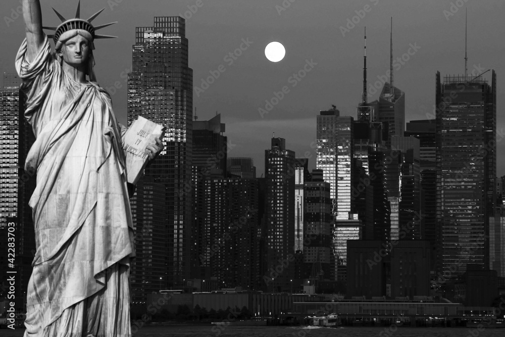 Fototapeta premium new york city black and white hi contrast