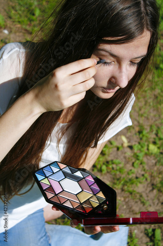 Makeup in the sun