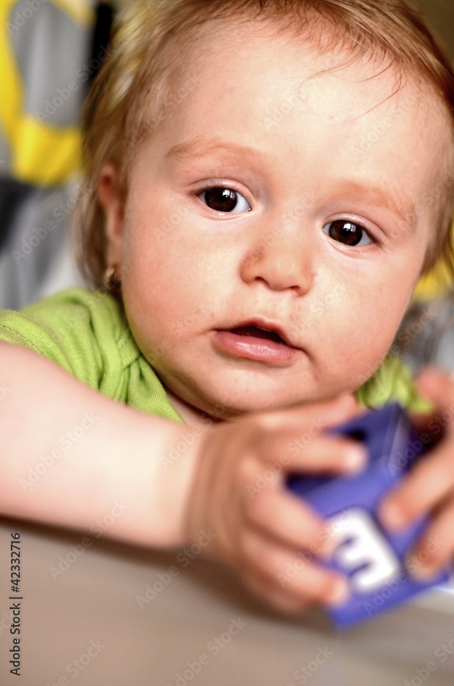 bébé jouant bébé jouant