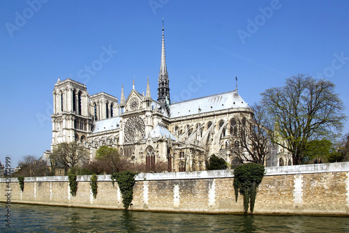 Notre-Dame et la Seine (Paris)