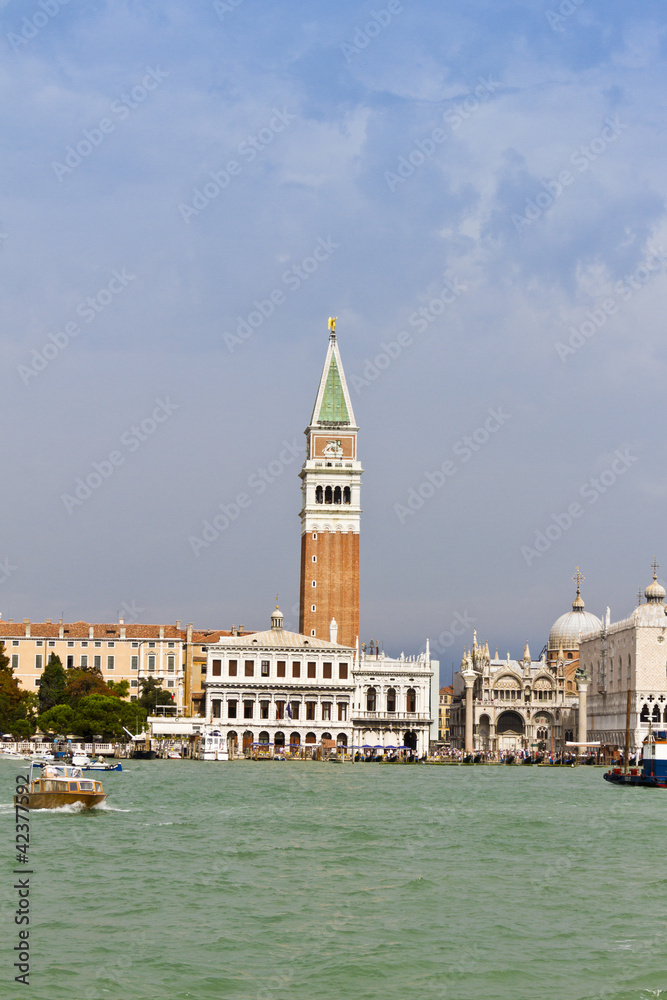 Obraz premium Sea-view of Piazza San Marco with Campanile, Venice, Italy