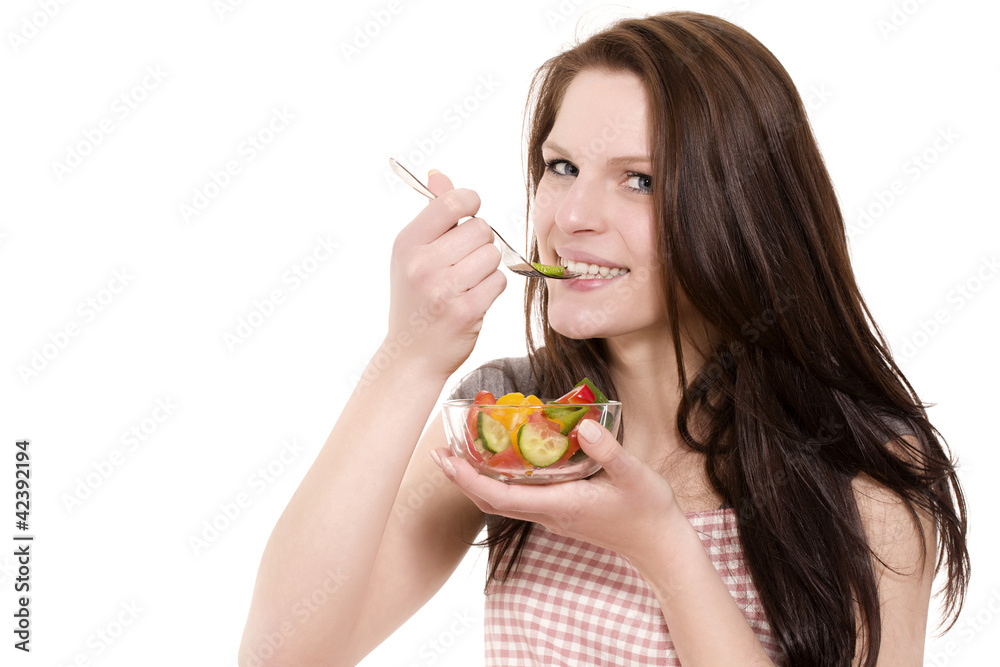 junge glückliche frau isst salat junge glückliche frau isst salat