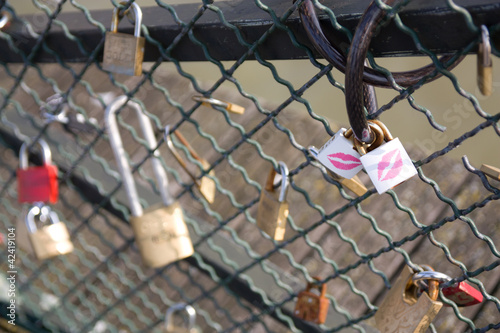 Lovers padlocks - Pont des Artes  Paris
