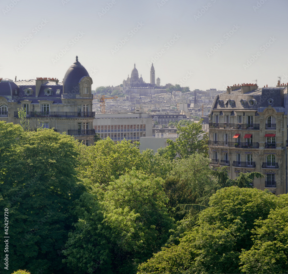 Naklejka premium Vue de la butte Montmartre depuis les buttes chaumont - Paris