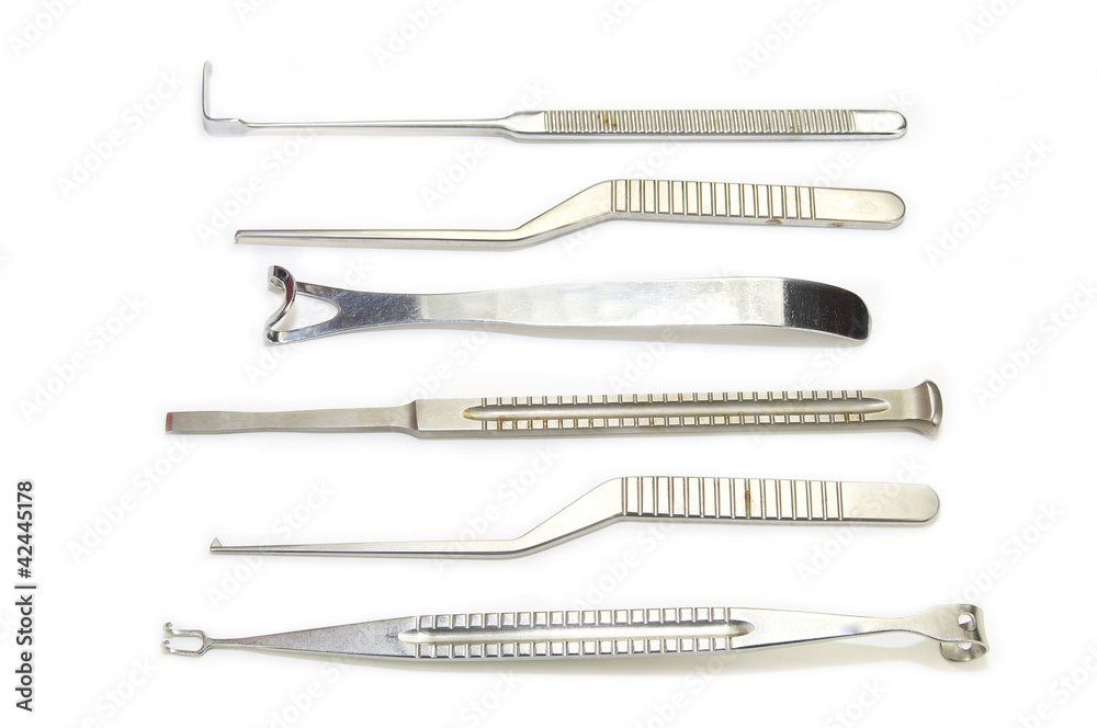 хирургические инструменты