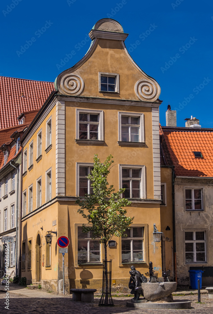 Obraz premium Historisches Gebäude in Stralsund.