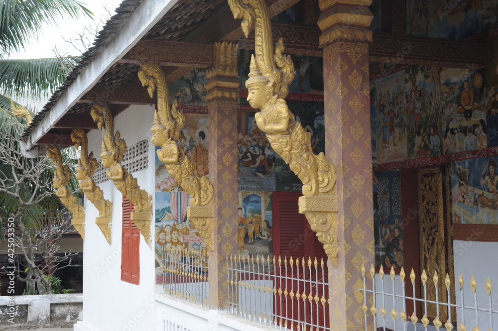 dettaglio di una decorazione presso il tempio Wat Nong