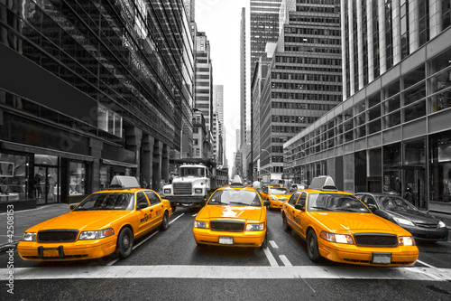 TYellow taxis in New York City, USA. © Luciano Mortula-LGM