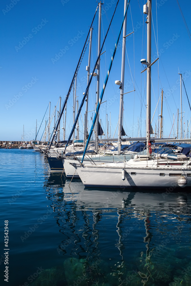 Fototapeta premium marina under blue sky