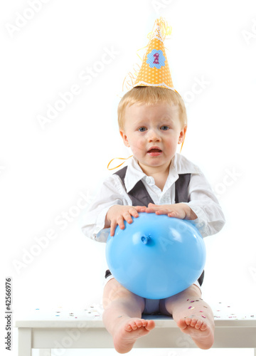 Junge hat Geburtstag