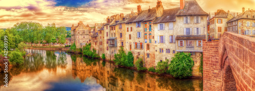 Sur le Pont Vieux,Espalion, Aveyron.