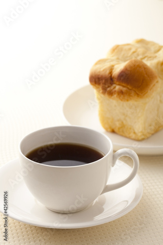 コーヒーとパン