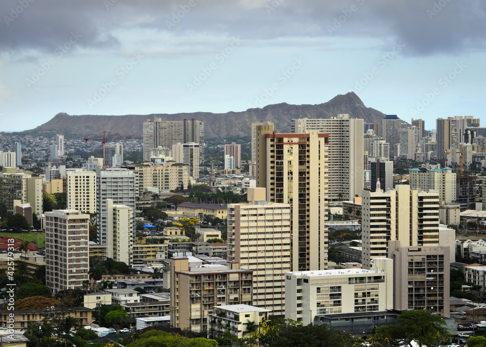 Fototapeta premium Diamond Head from Punchbowl Cemetery