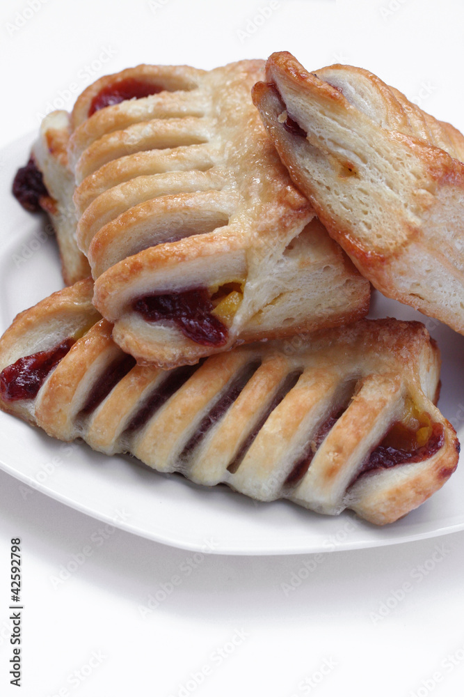 sfogliatine alla marmellata_sfondo bianco