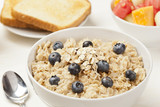 Organic Cooked oatmeal with blueberries
