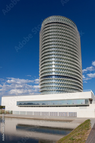 Obraz na plátně Torre del agua, Zaragoza, España