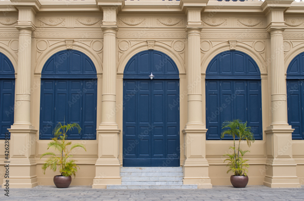 Fototapeta premium Door&window in the castle, the palace of Thailand.