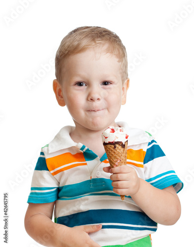 happy kid boy eating ice cr...