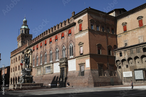Bologna,Piazza Maggiore e fontana del Nettuno