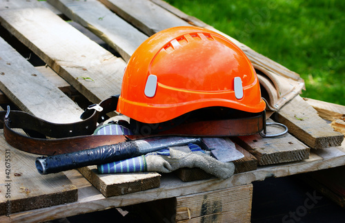 Wallpaper Mural Builder's instruments Torontodigital.ca