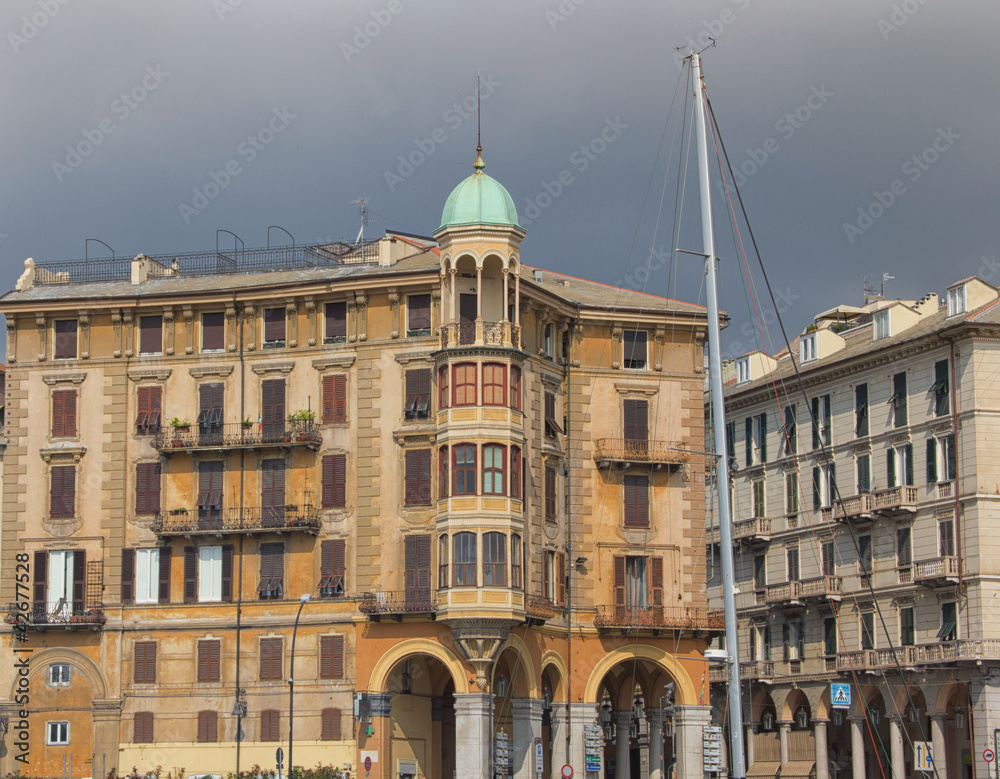 Savona palazzo antico con porticato
