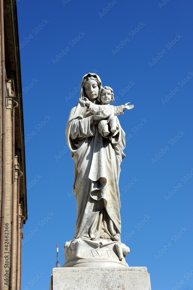 Rom Statue Madonna mit Kind