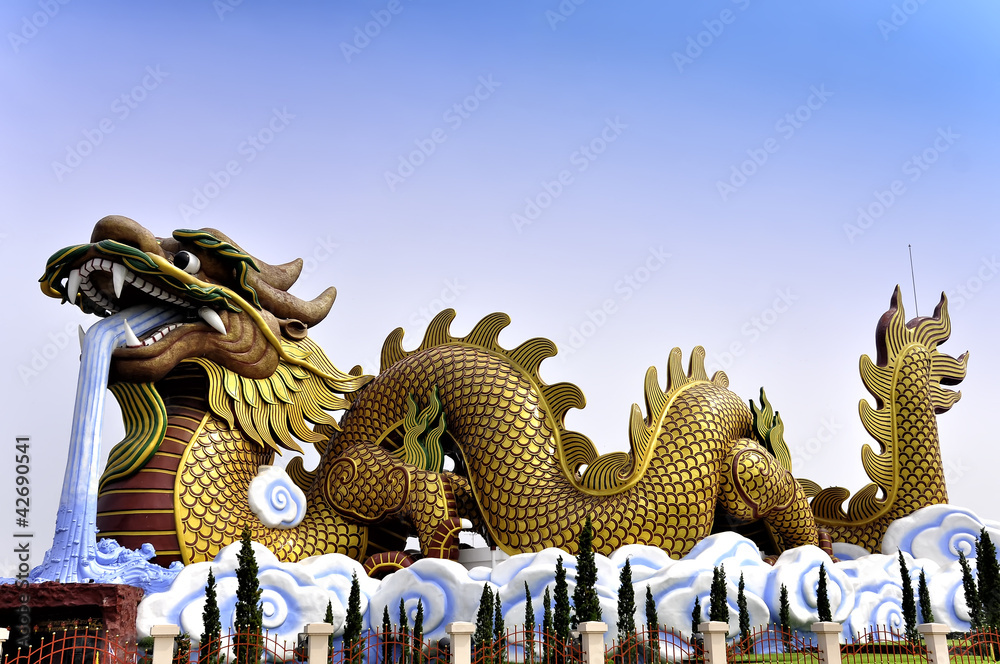 Fototapeta premium Dragon statue