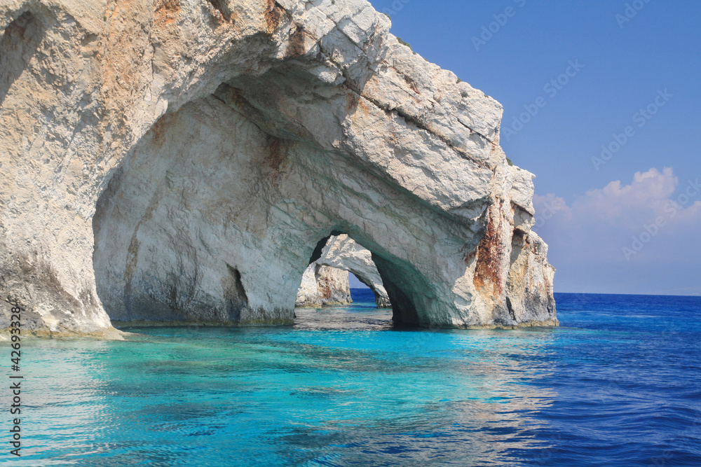 Fototapeta premium Niebieskie jaskinie na wyspie Zakynthos, Grecja