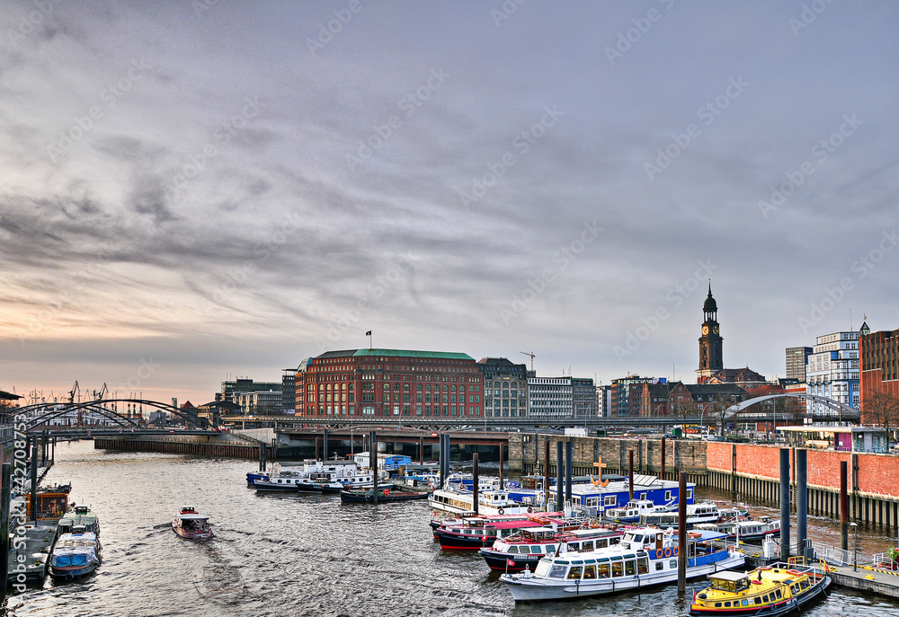 Hamburg Boote und die Elbe